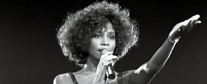 Whitney Houston – od gwiazdy do tragicznej śmierci